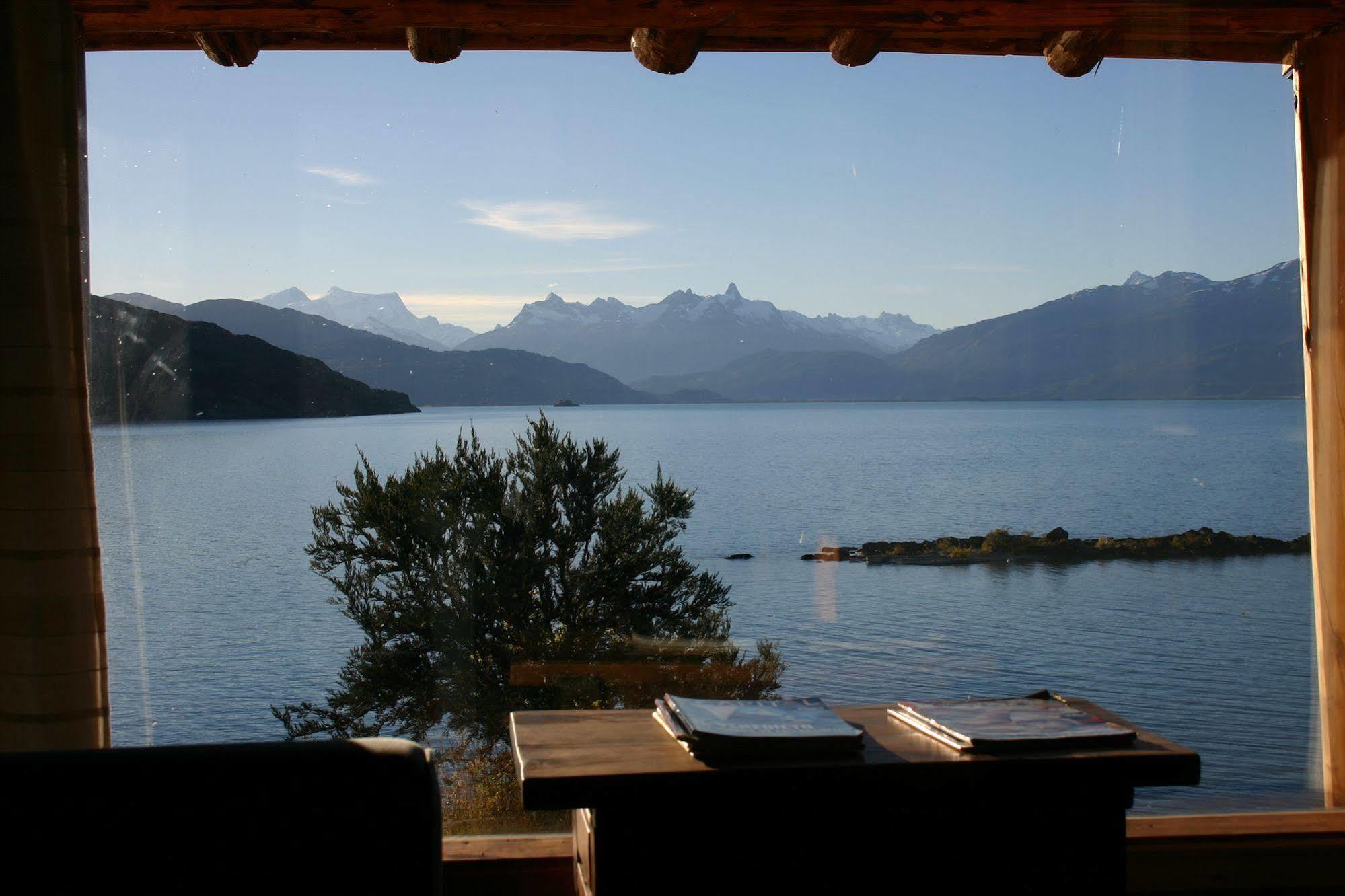 Lodge El Mirador De Guadal Puerto Guadal Dış mekan fotoğraf